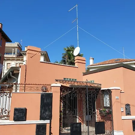 Al Mare Martina Holiday home *